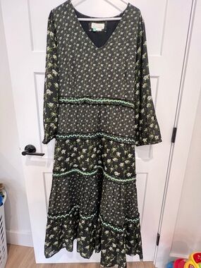 Black Floral Tiered V-Neck Maxi Dress